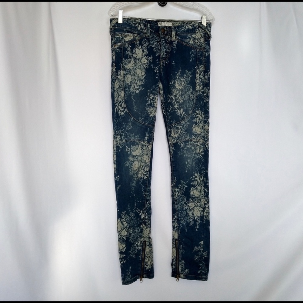 FREE PEOPLE Elle Floral Skinny Moto Jeans with zip